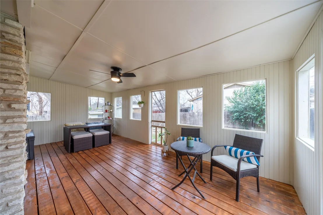 Photo of 700 Drake LN