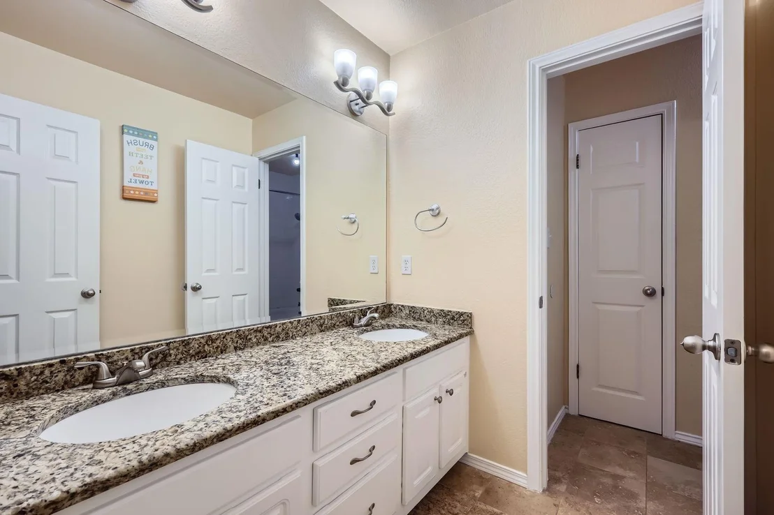 Photo of 2708 Winding Brook DR