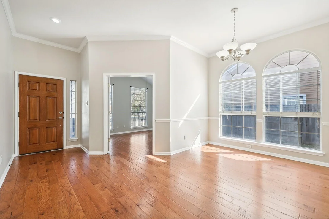 Photo of 127 Hickory LN
