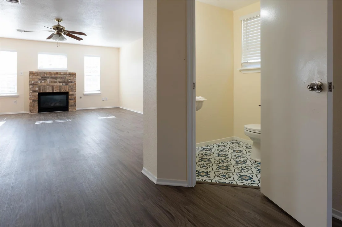 Photo of 1705 Sylvia LN
