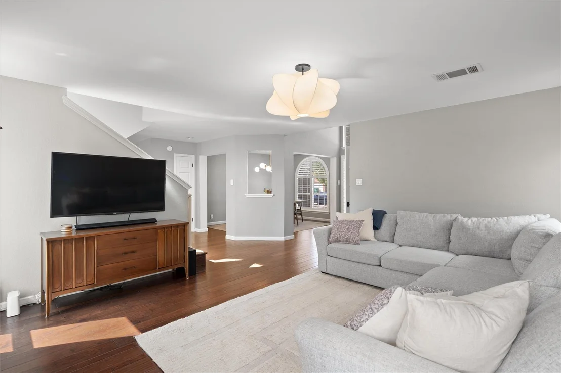 Photo of 1009 Pioneer Bend DR