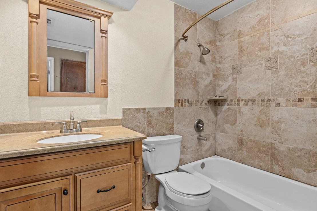 Photo of 1703 Greyson DR