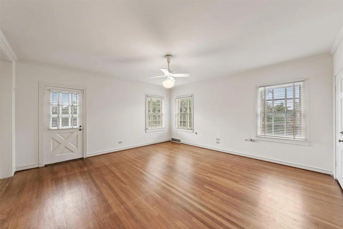 Photo of 516 W Nugent Ave
