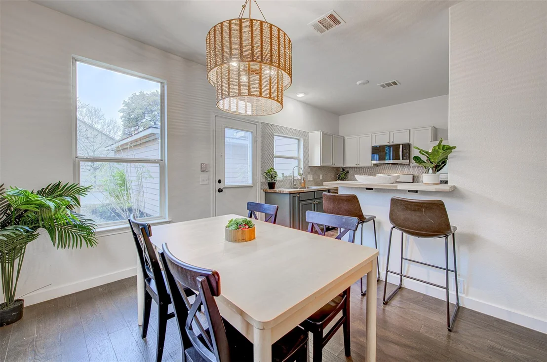 Photo of Unit B at 6249 Negley