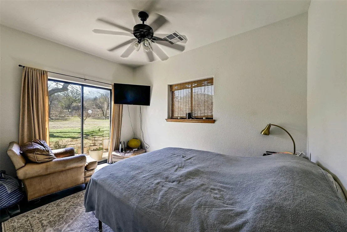Photo of 915 County Road 404