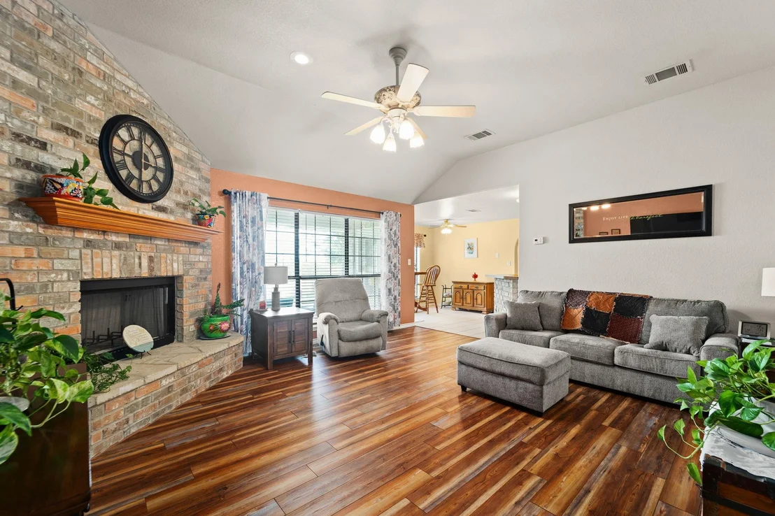 Photo of 1903 Yellowstone DR