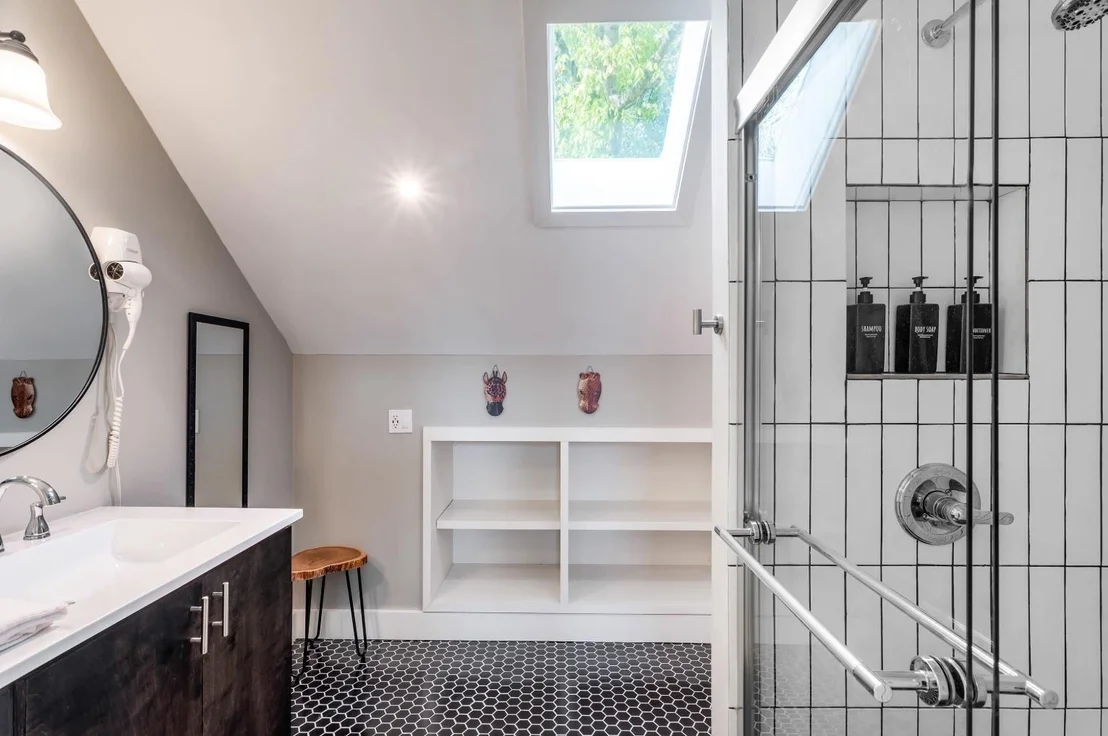 Photo of 3000 Neal ST