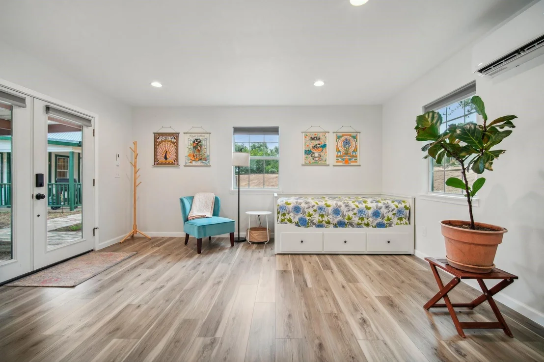 Photo of 1815 Spring Valley DR
