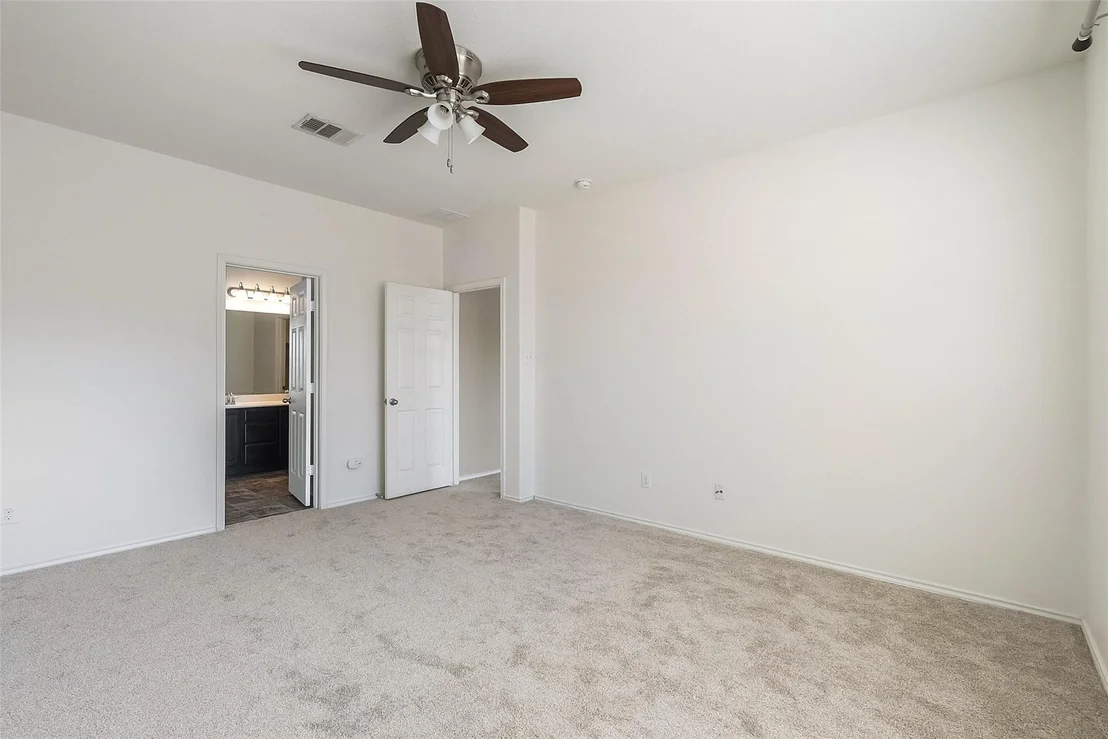 Photo of 913 Oatmeal DR