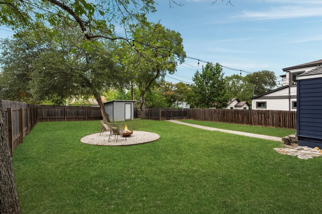 Photo of 1612 Travis Heights BLVD