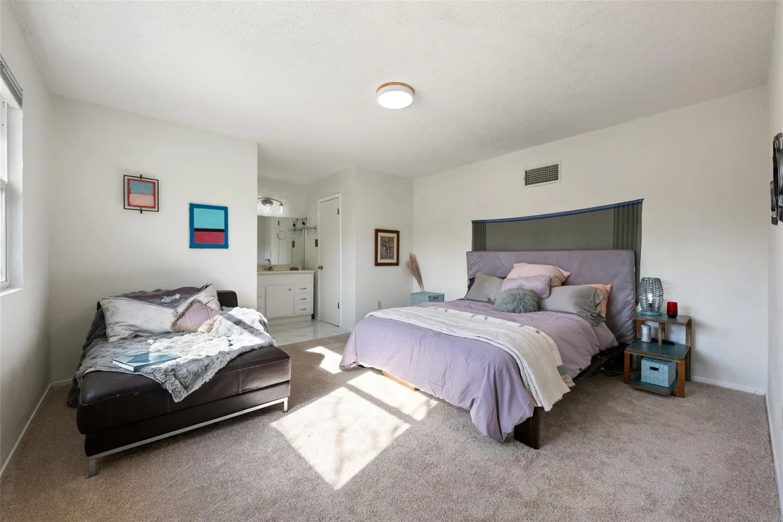 Photo of 5100 Lambs LN
