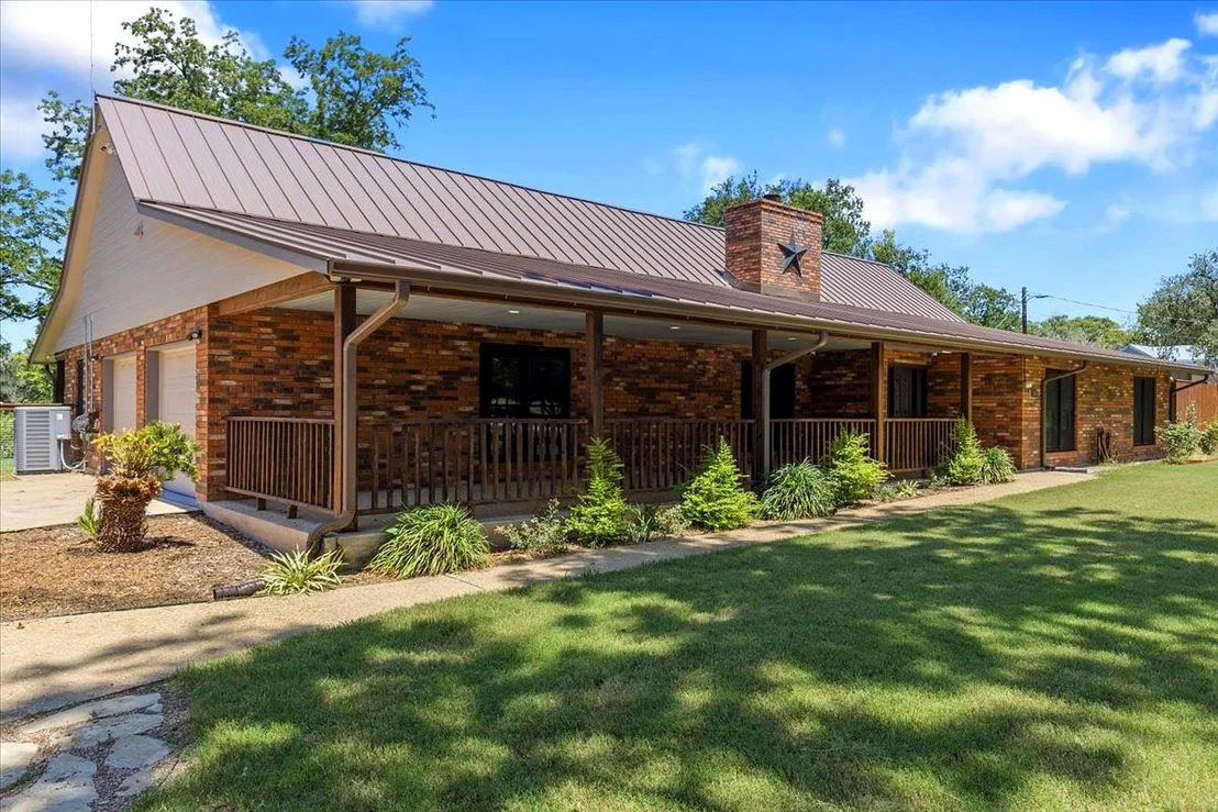 Photo of 154 Shoreline DR