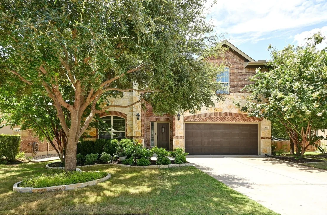 Photo of 903 Allende BND
