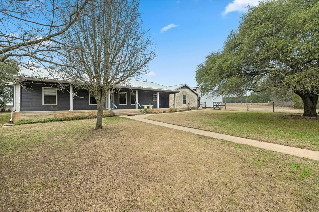 Photo of 1336 S Fm 1174