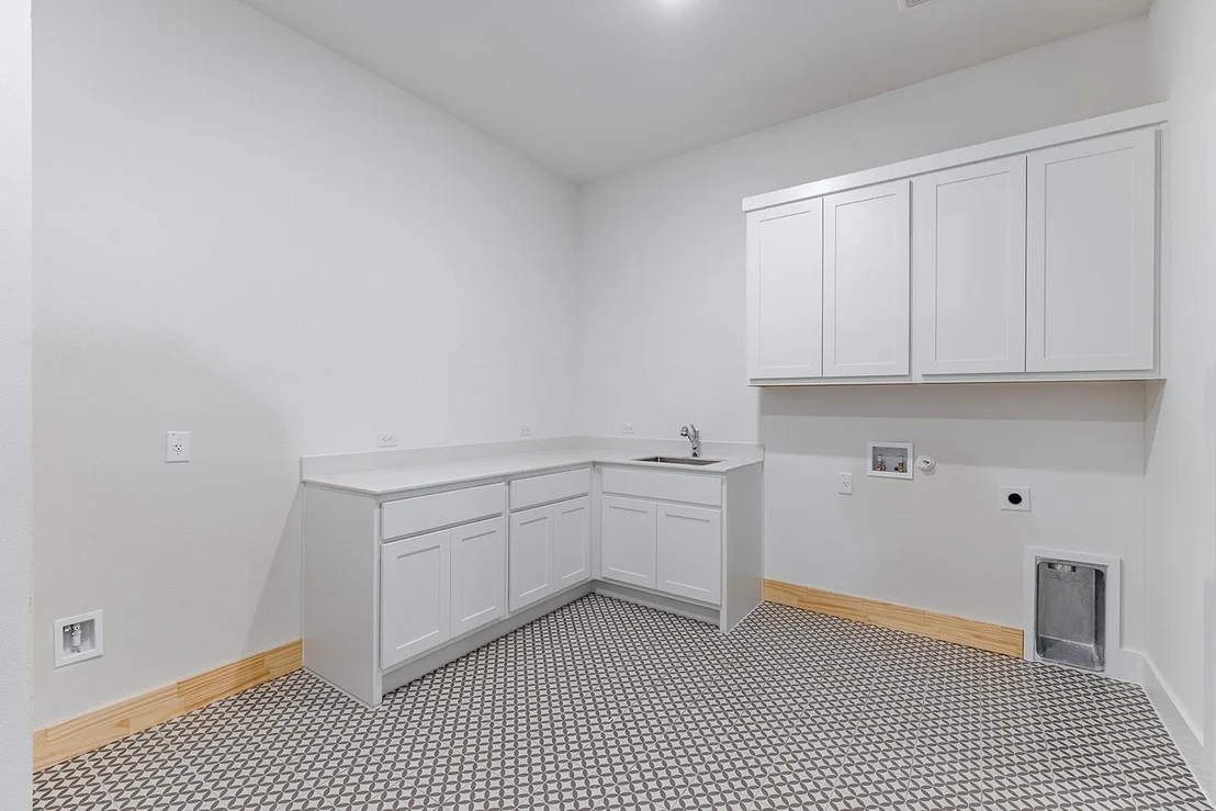 Photo of 2429 Lineage LN