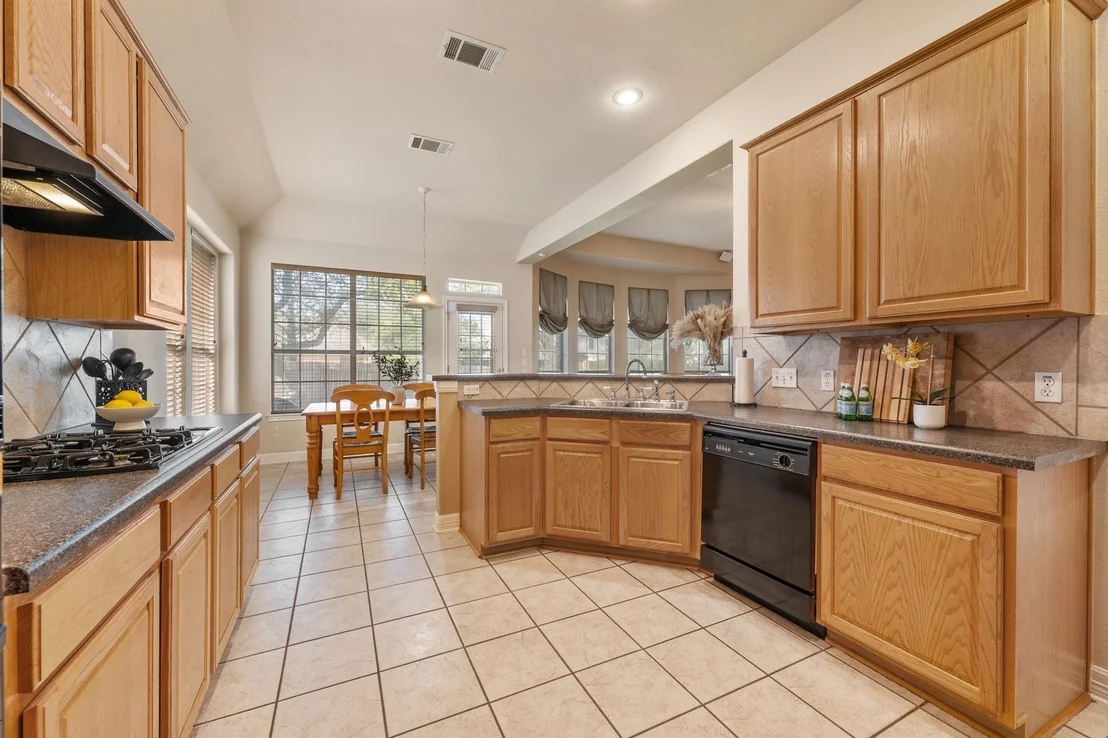 Photo of 15016 Thatcher DR