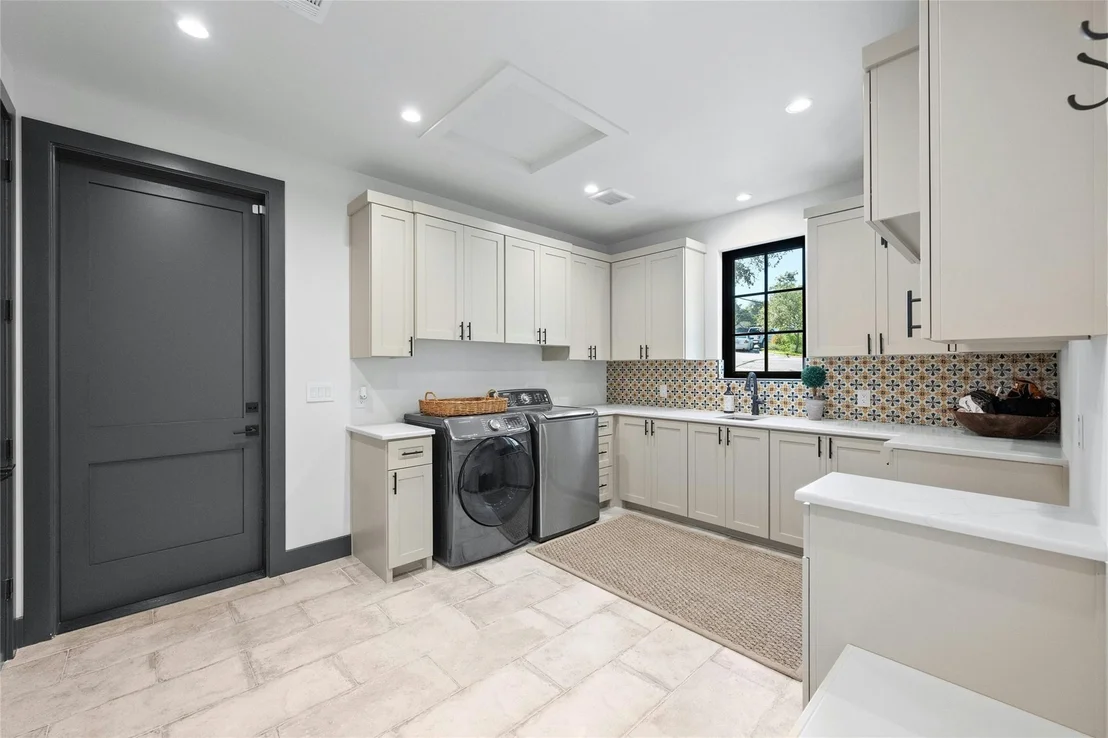 Photo of 2801 Hubbard CIR