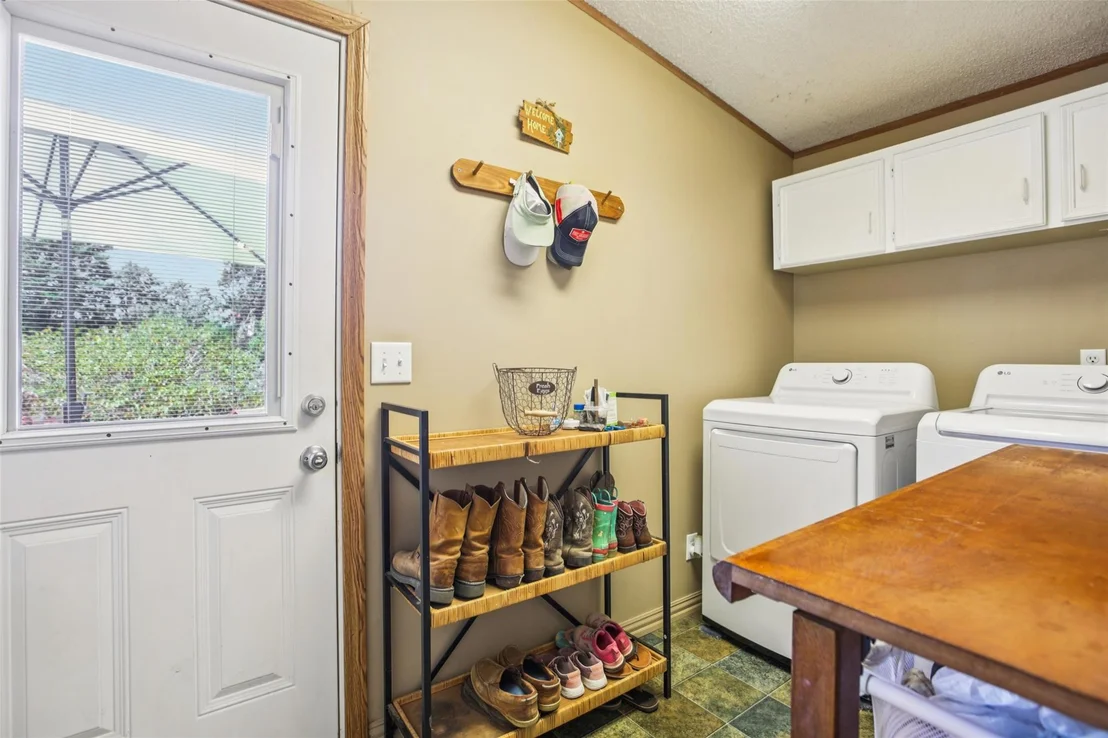Photo of 372 Hofferek RD