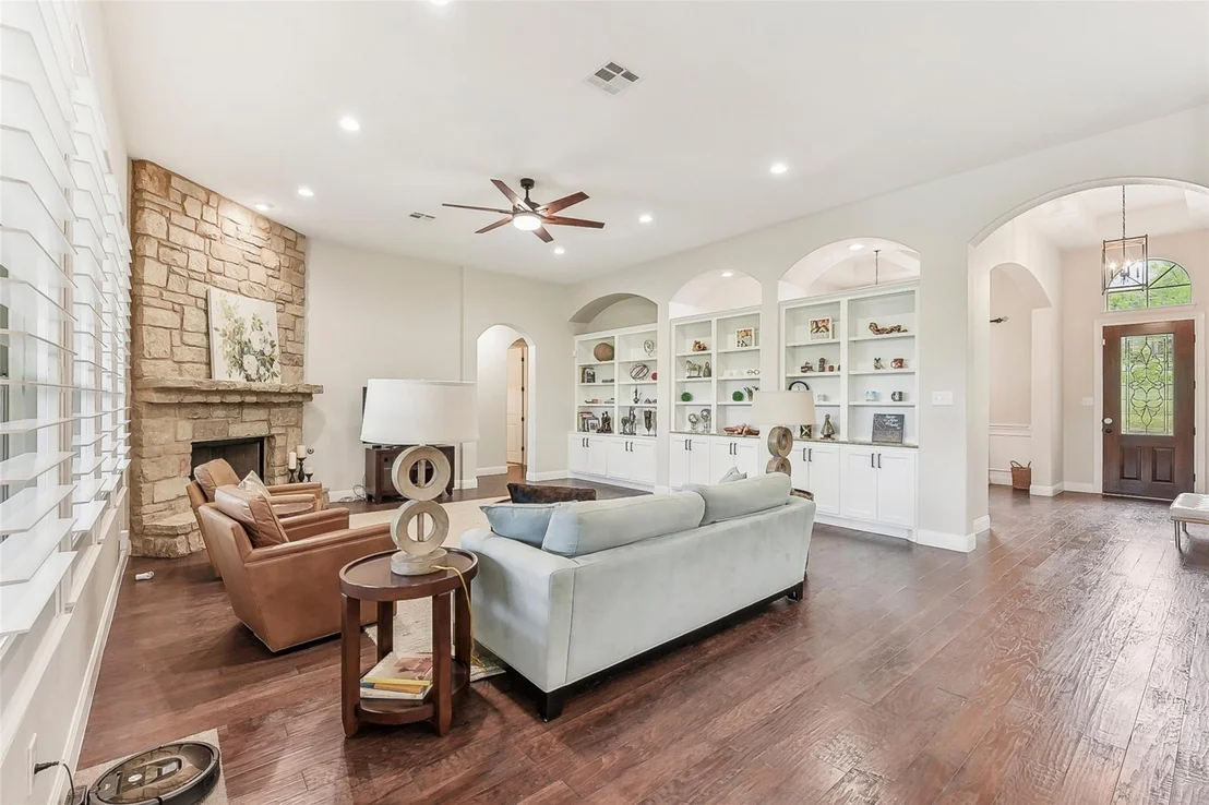 Photo of 1104 Lions Lair