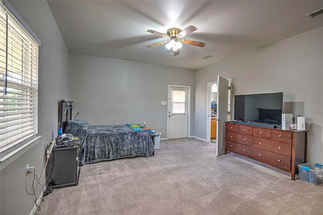 Photo of 1301 Oak Spring RD