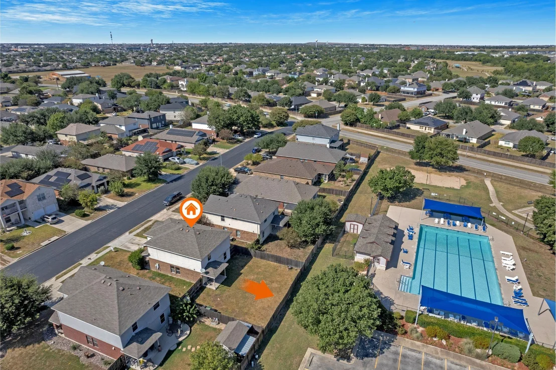 Photo of 111 S Creekbend DR