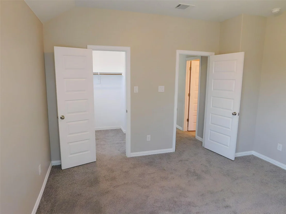 Photo of 2121 WOODED RUN TRL