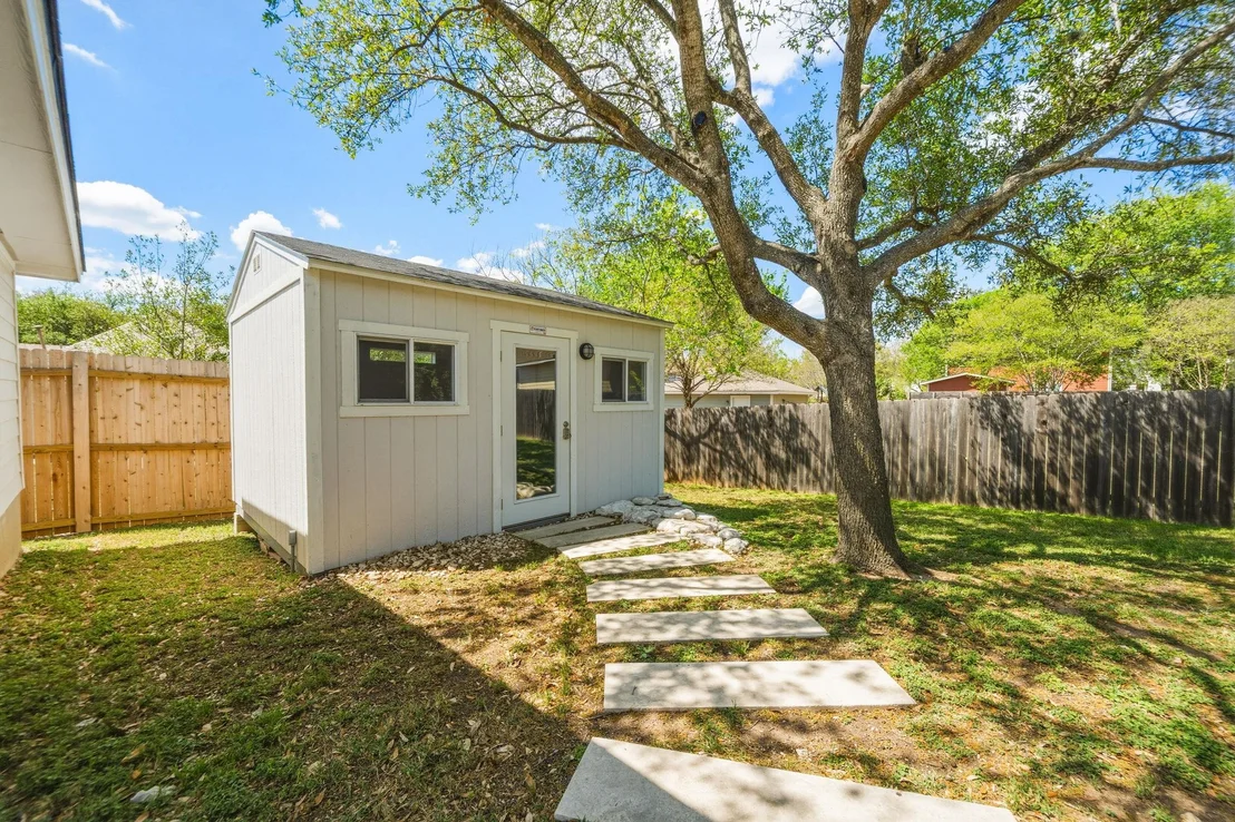 Photo of 236 Bradfield DR