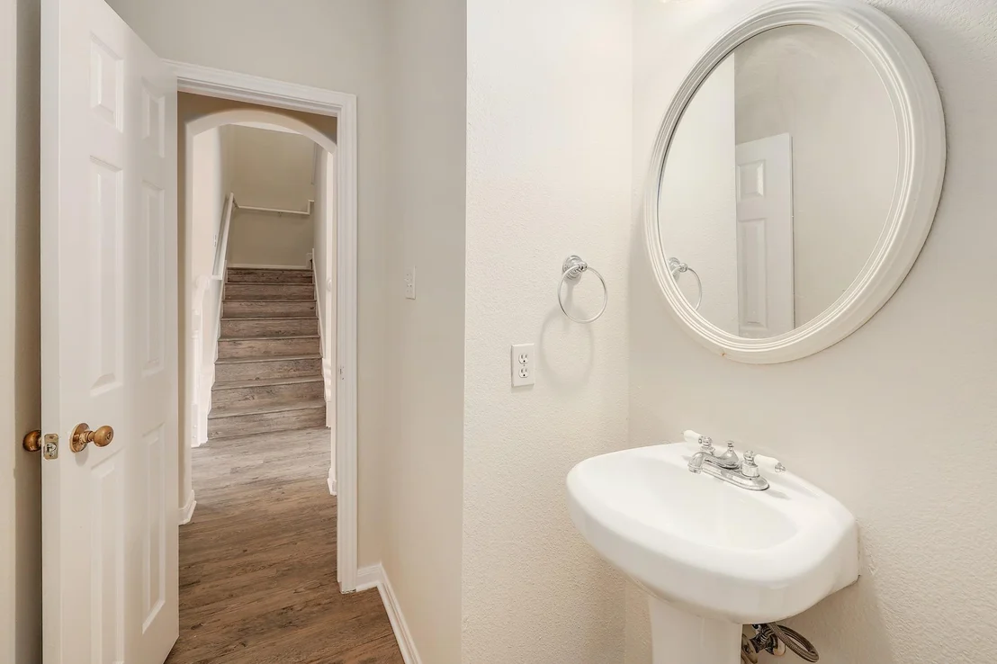 Photo of 102 Chandler Pointe LOOP