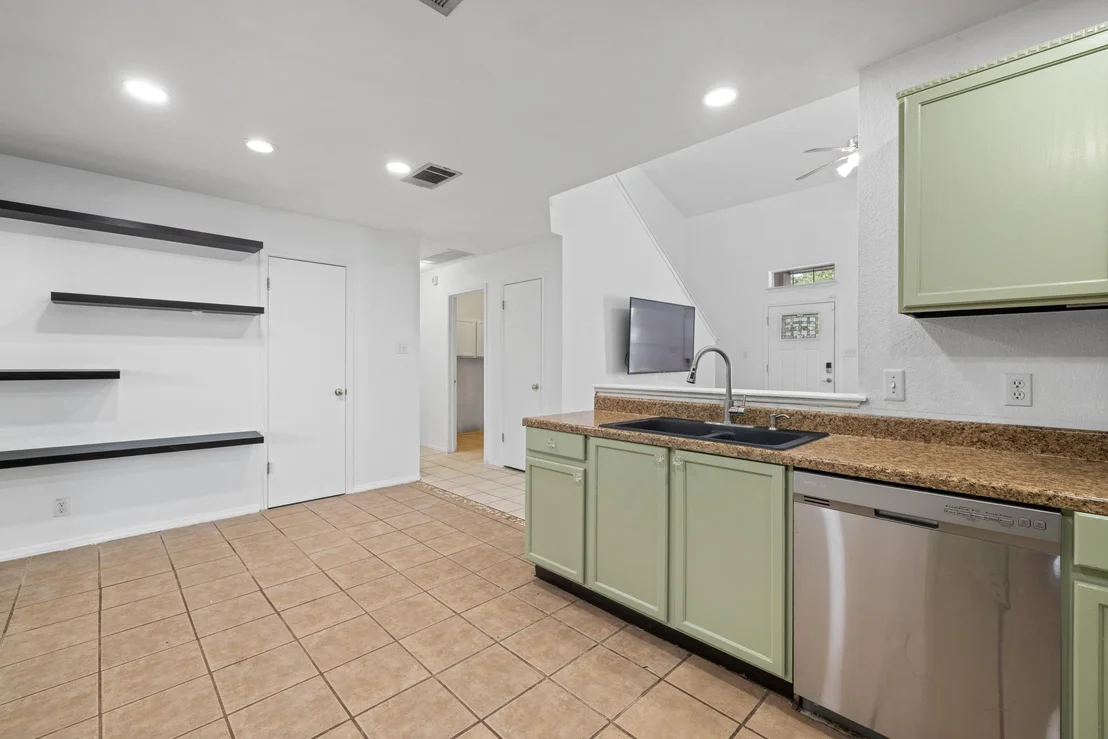 Photo of 104 Grant CT