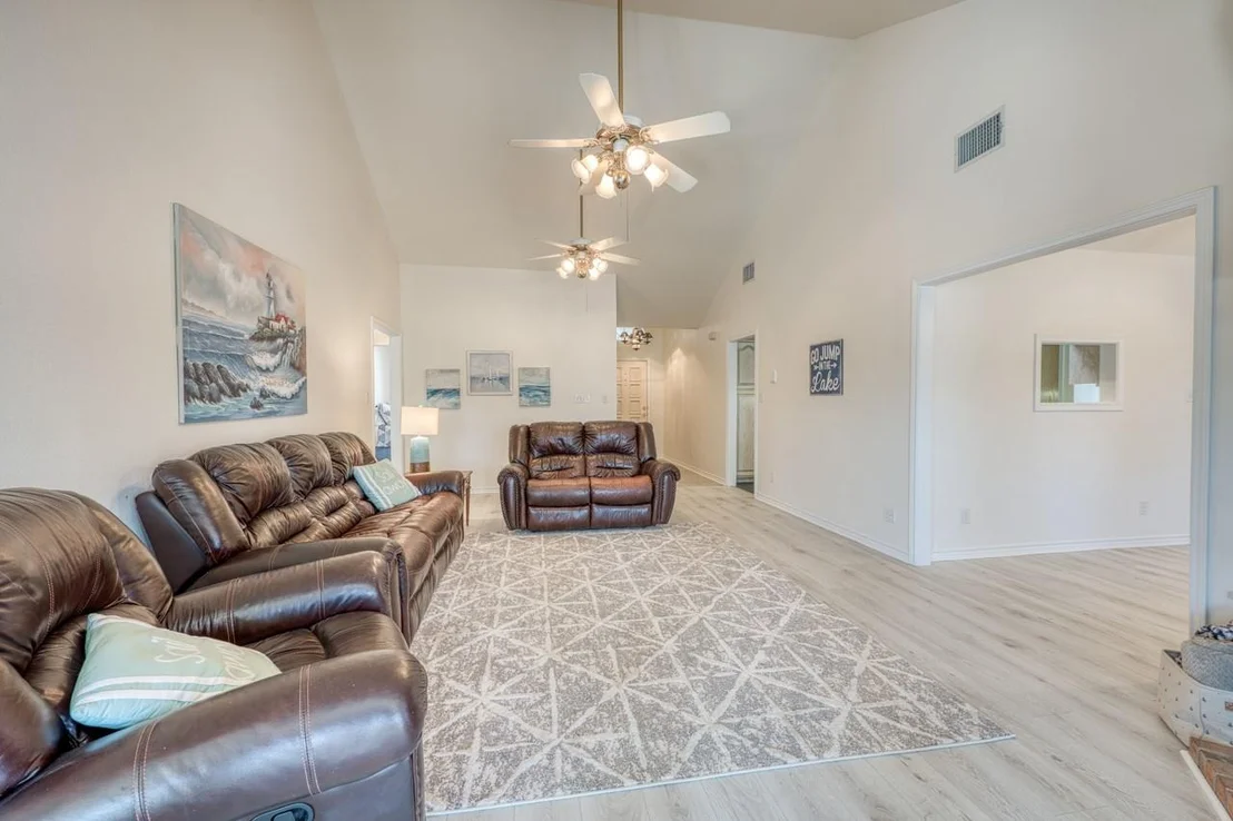 Photo of 1101 Impala DR