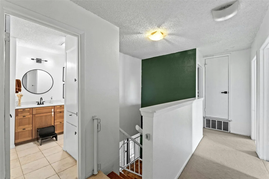Photo of 1010 Huntridge DR