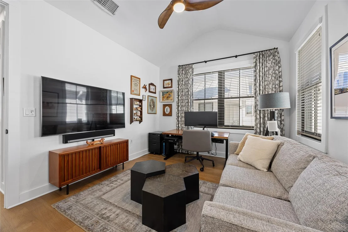 Photo of 2304 Mc Bee ST