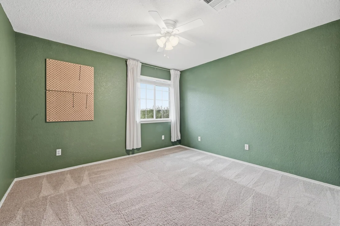 Photo of 10701 Beard Ave