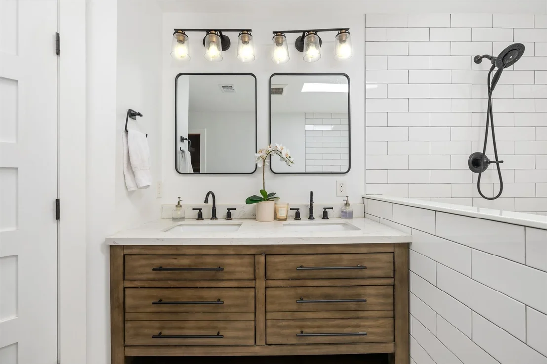 Photo of 6317 Gato PATH