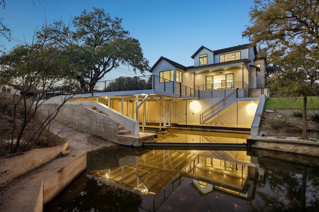 Photo of 300 Deer DR