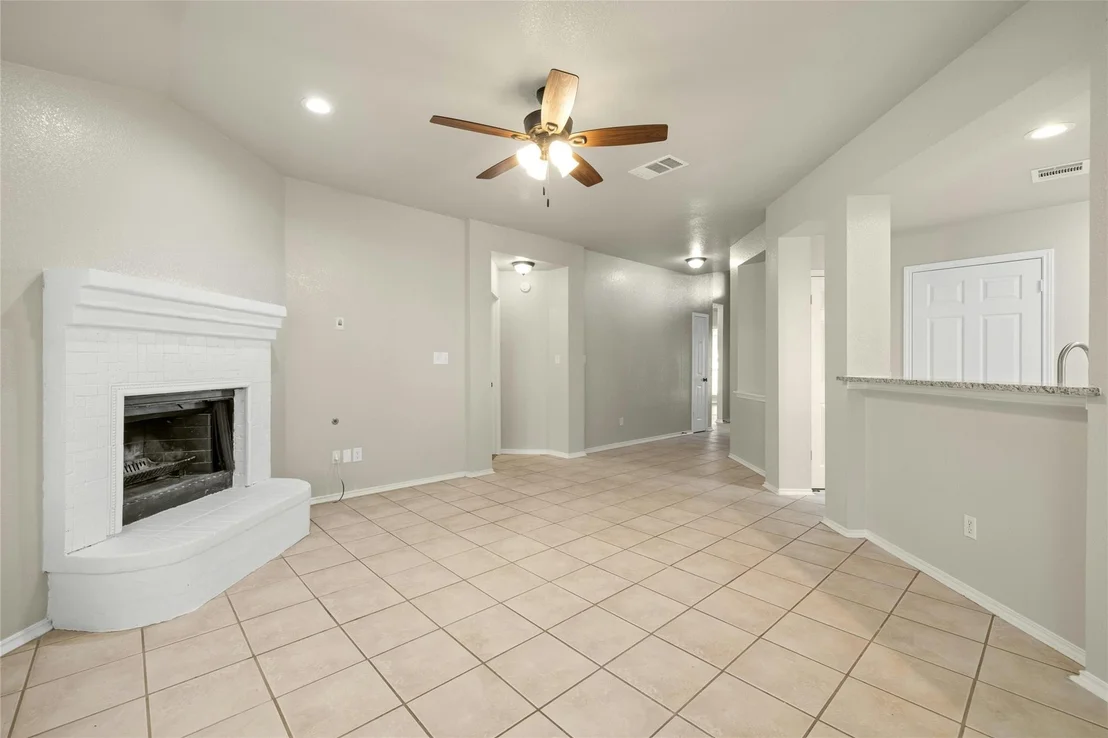 Photo of 806 Hilltop DR