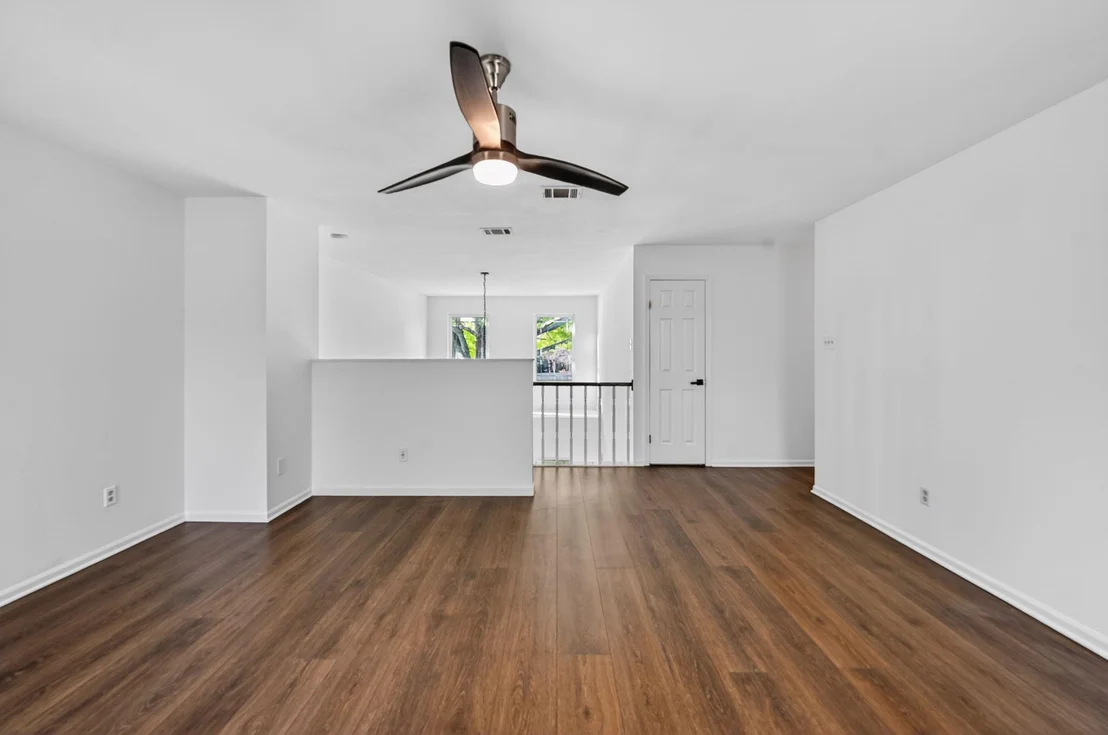 Photo of 1118 Oaklands DR