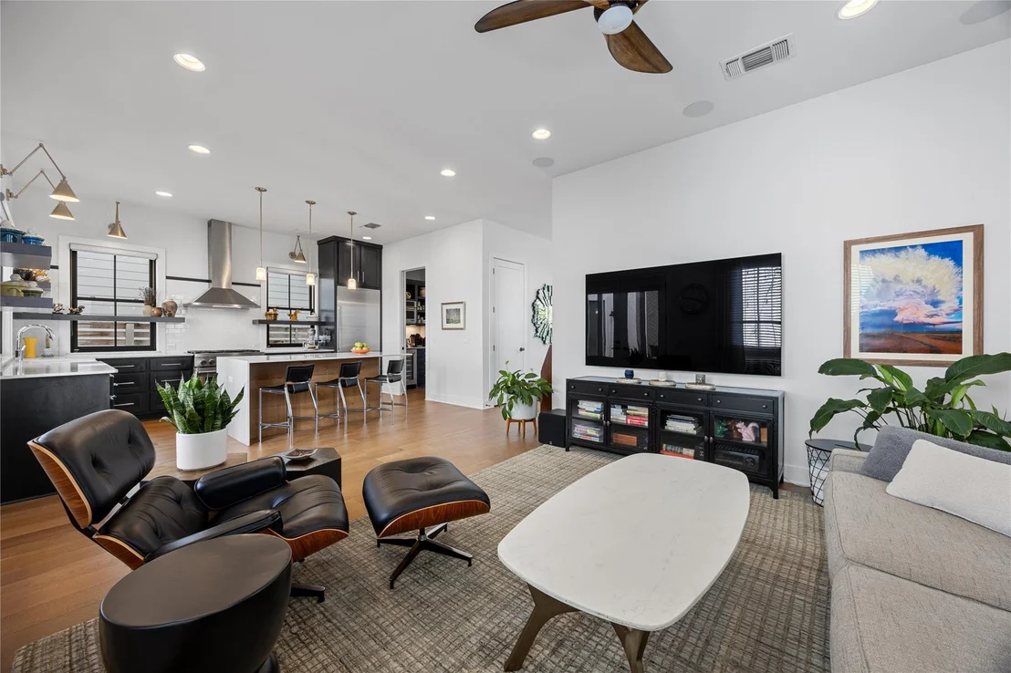 Photo of 2304 Mc Bee ST