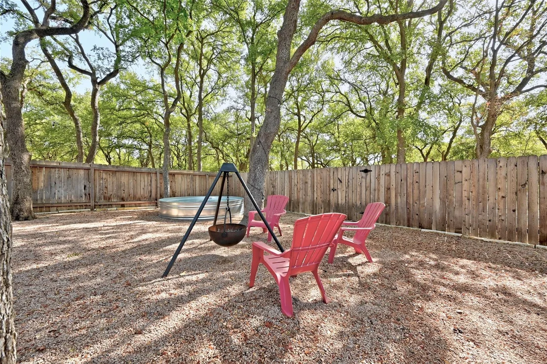 Photo of 329 Cullen BLVD