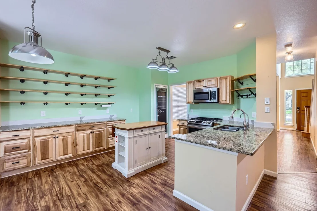 Photo of 2708 Winding Brook DR