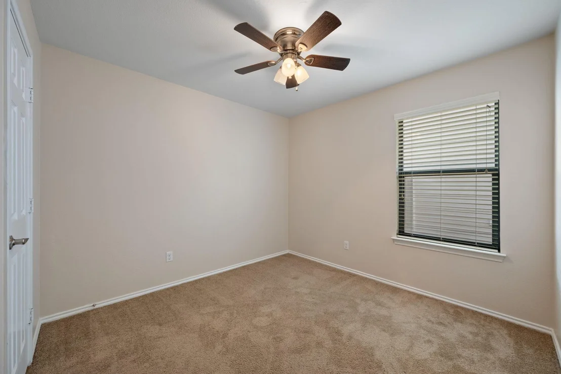 Photo of 913 Mahomet DR