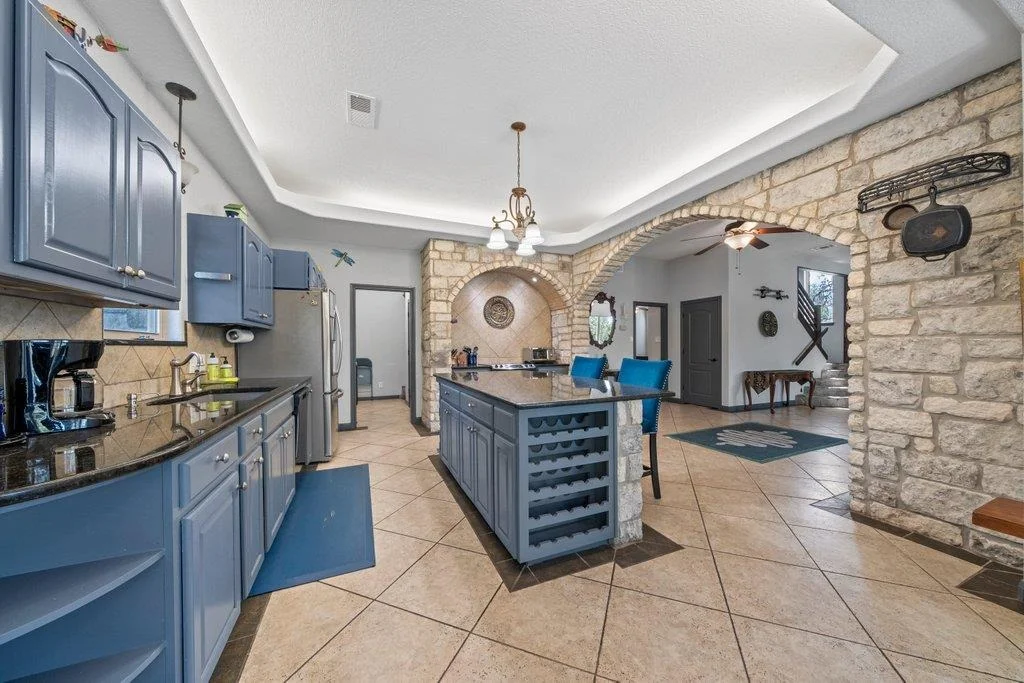 Photo of 209 Lakeview CIR