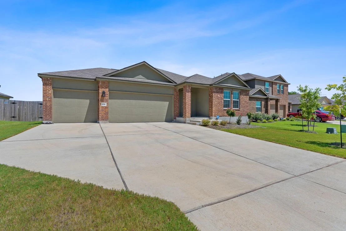 Photo of 656 Silver Springs BND