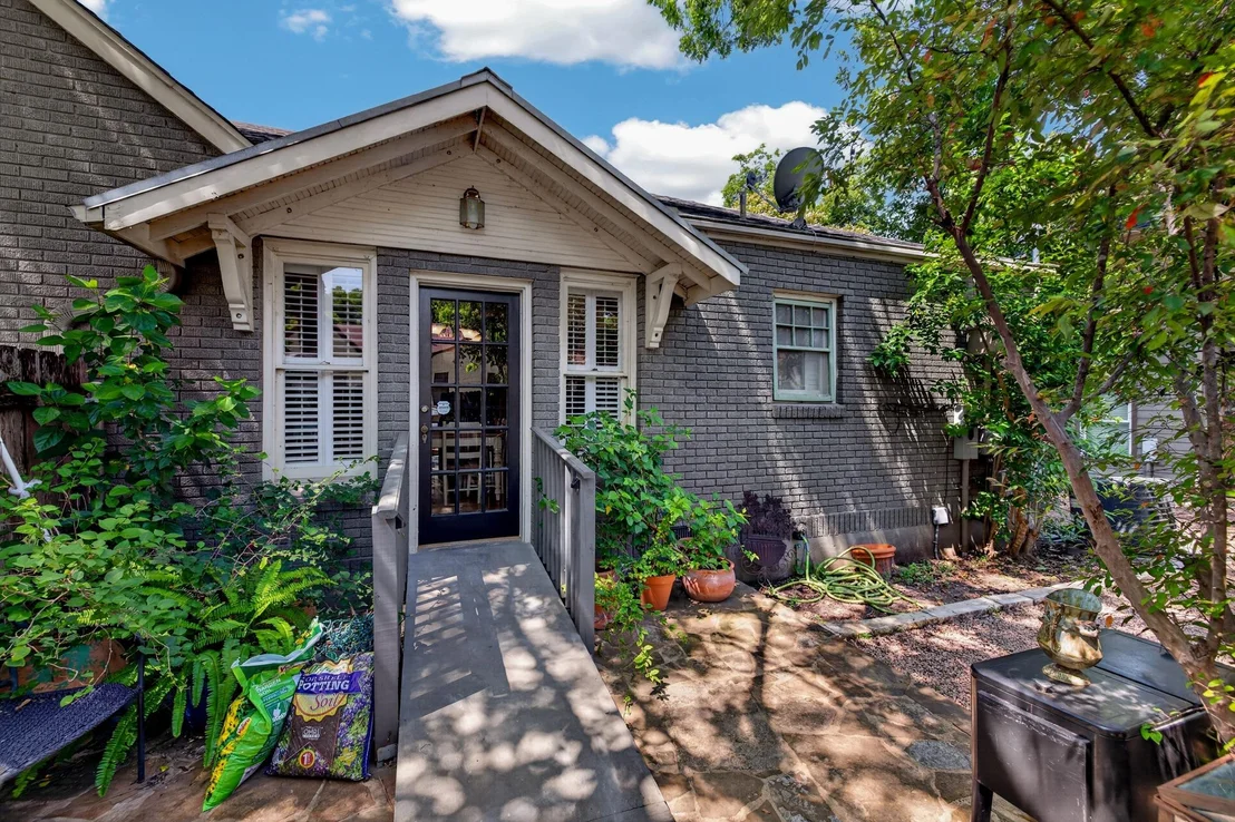 Photo of 4214 Sinclair Ave