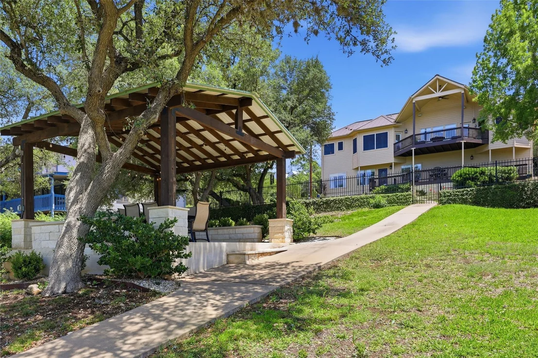 Photo of 10802 Beach RD