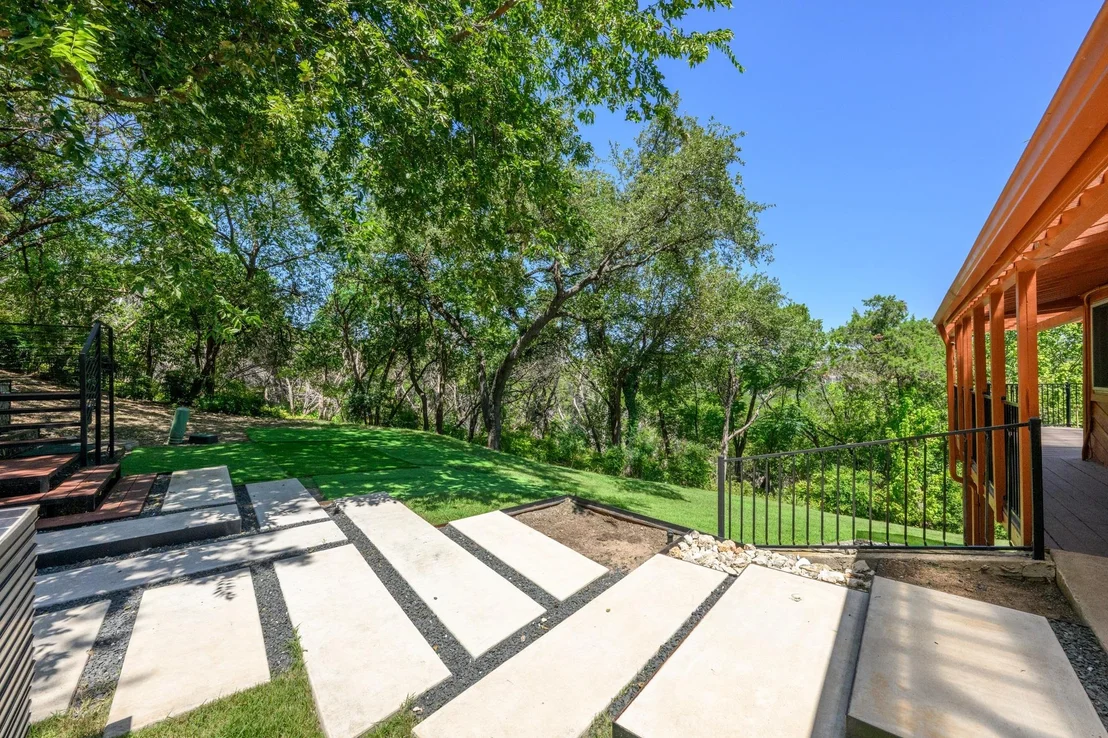 Photo of 5104 Beverly Hills DR