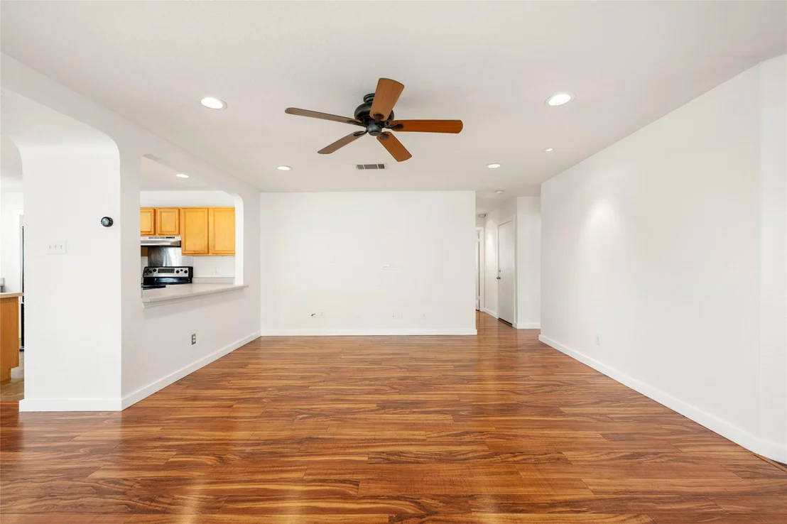 Photo of 1602 Candlelight DR