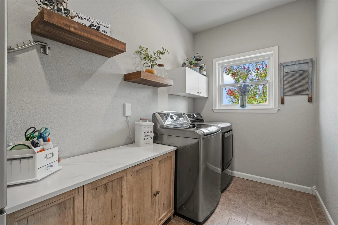 Photo of 323 Patricia RD