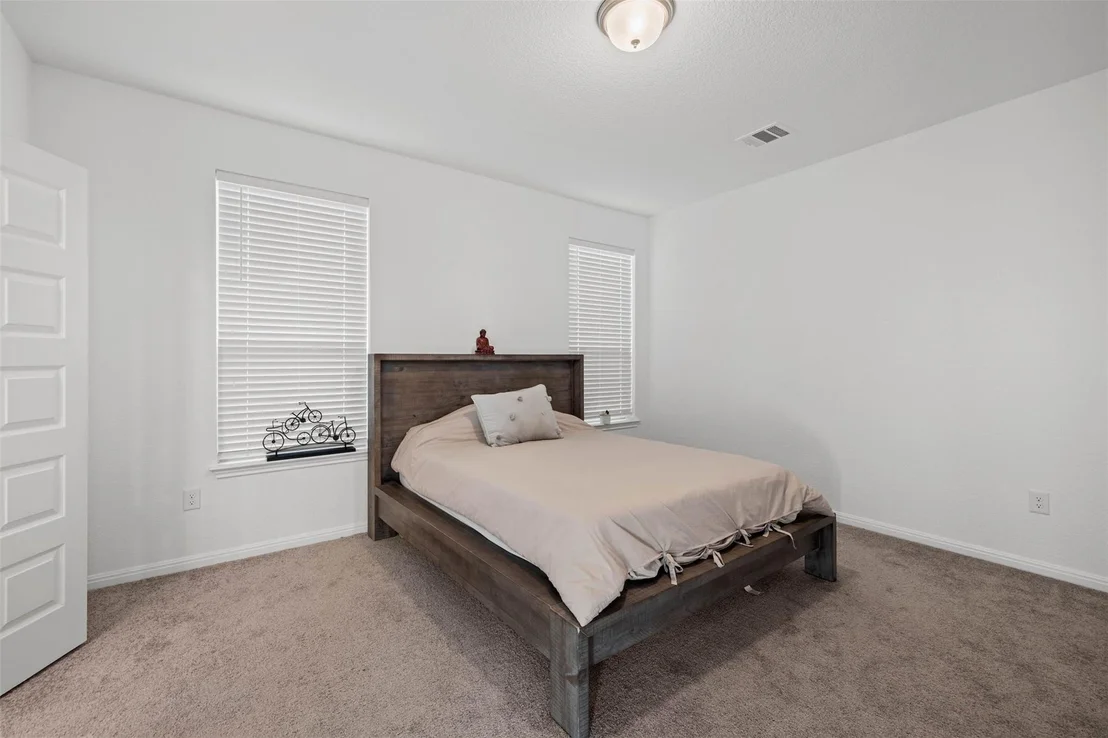 Photo of 424 Arrowhead Vine ST