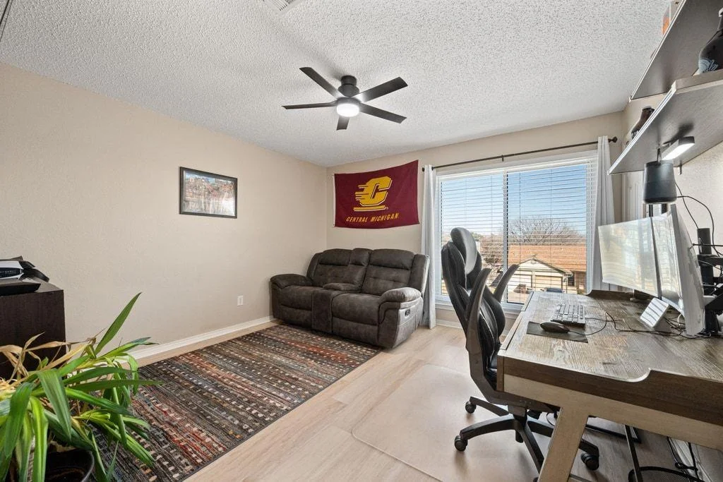 Photo of 1506 Clearview LOOP